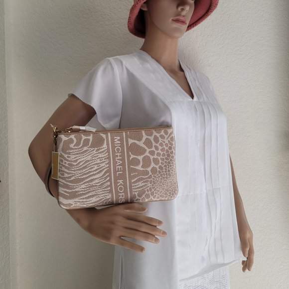 MICHAEL KORS Jet Set Charm Signature Logo Wristlet/Pouch- Camel Multi ⭐ - Picture 15 of 16